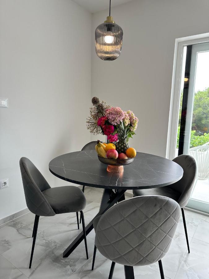 Olive View Apartment Brela Ngoại thất bức ảnh