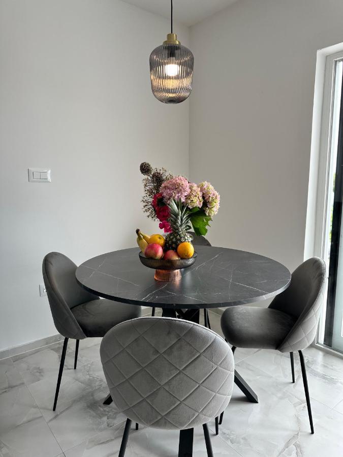 Olive View Apartment Brela Ngoại thất bức ảnh